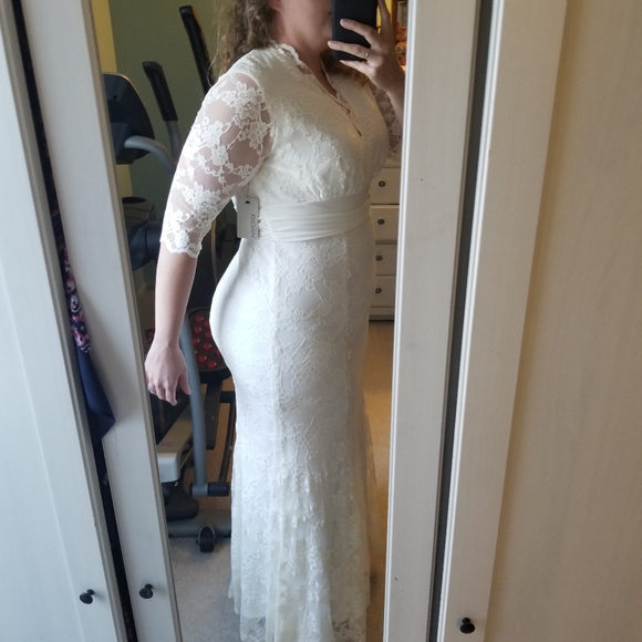 Kiyonna size 1 (1x) stretchy lace wedding gown - Picture 6 of 7